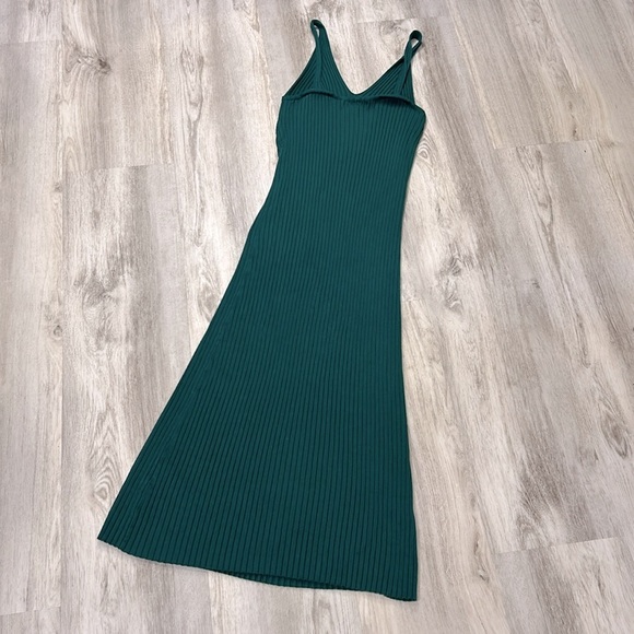 Women’s Green V-Neck Ribbed Knit Long Bodycon Sleeveless Sweater Maxi Dress / S - Picture 2 of 7